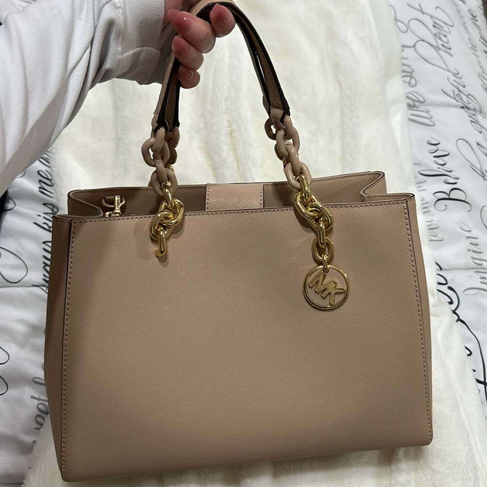 *LIKE NEW* OFFICIAL MICHAEL KORS CYNTHIA SAFFIANO LEATHER SATCHEL HANDBAG
